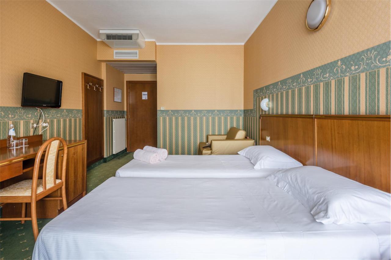 לימונה סול גרדה Hotel Splendid Palace חדר תמונה