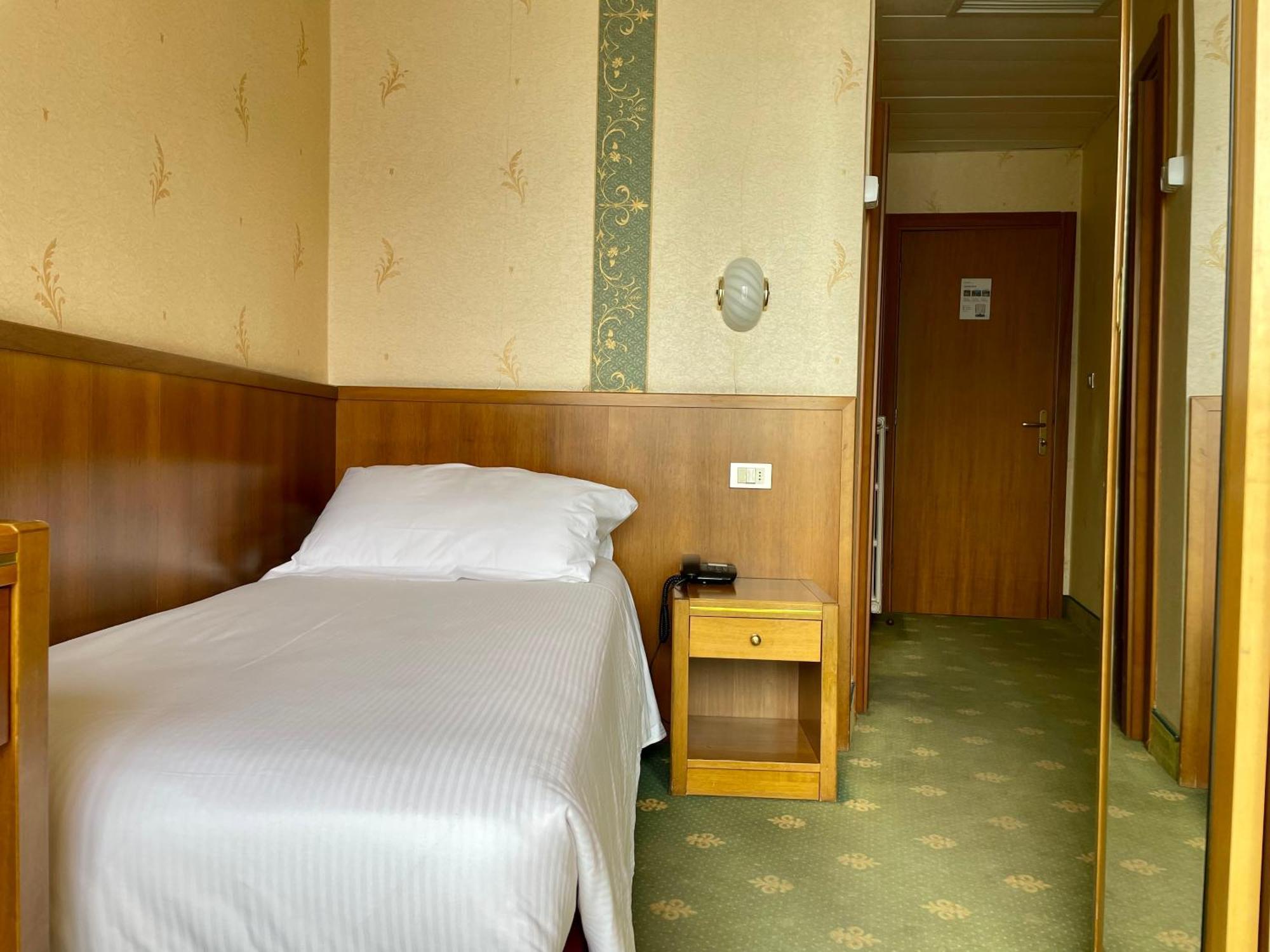 לימונה סול גרדה Hotel Splendid Palace חדר תמונה